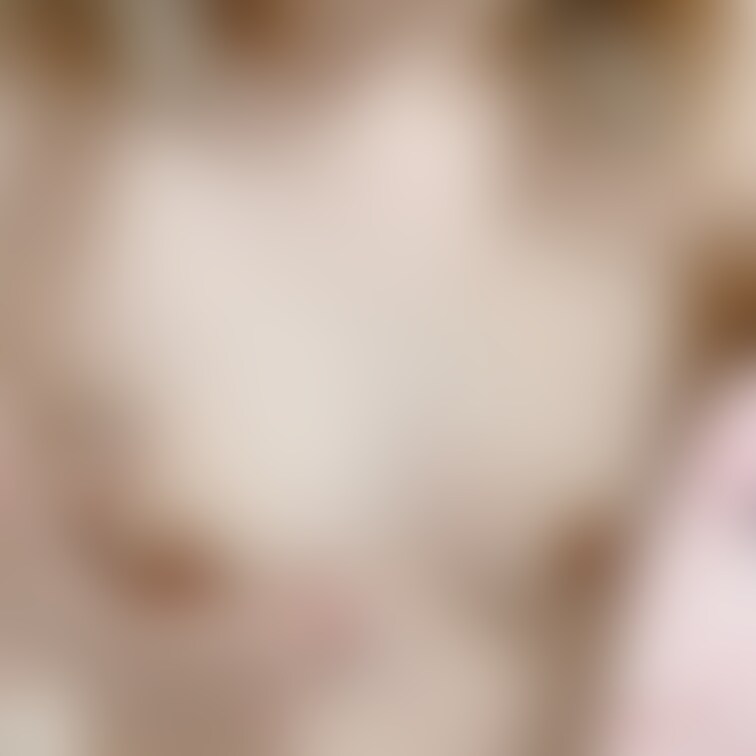 えちえちプラン初投稿！
ちっぱいむにっ♡
大きくなーれ笑
