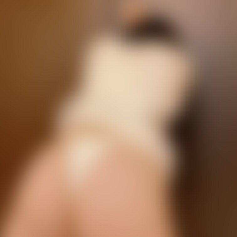 こんばんは♡

今日は中々の残業でした🥵
つ、疲れました....😖
お尻もお疲れ様と申してます😭🍑

Tバッ