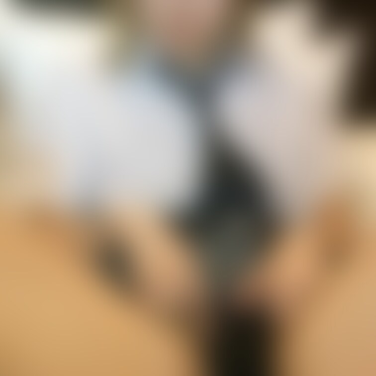 【華のNo.SEVENTEENちゃん】M字開脚でオマタぱっかん❤️いい匂いがムンムンしてきます〜パンティを少し絞って、マ