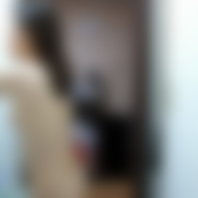 ゆうちゃんが裸でなにかしてるだけの動画の切り抜き。画像は2枚あります。
-----------------------