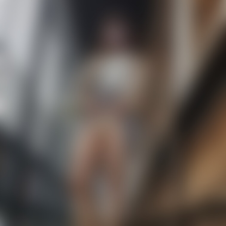 天守閣で露出🤫結構お客さん居たのでハラハラ\(//Д//)/でも実は丸見えだったのは下のお花見客さんからの方だったかも…