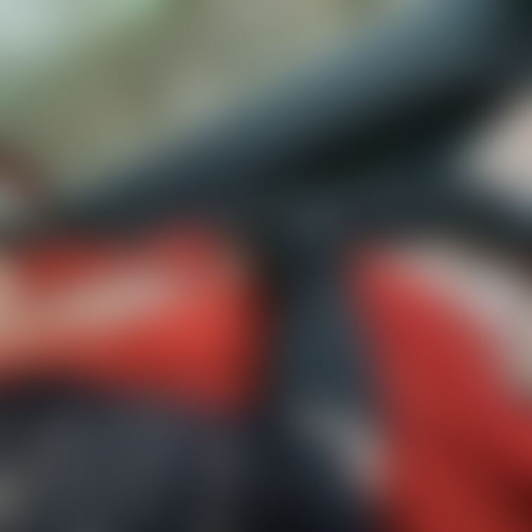 りほさんの車中オナニー風画像です。