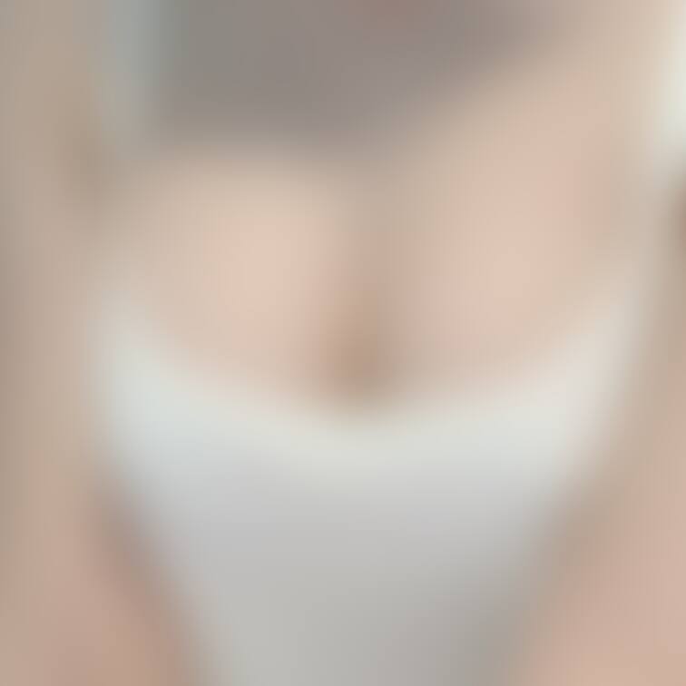 キャミから見えるおぱい