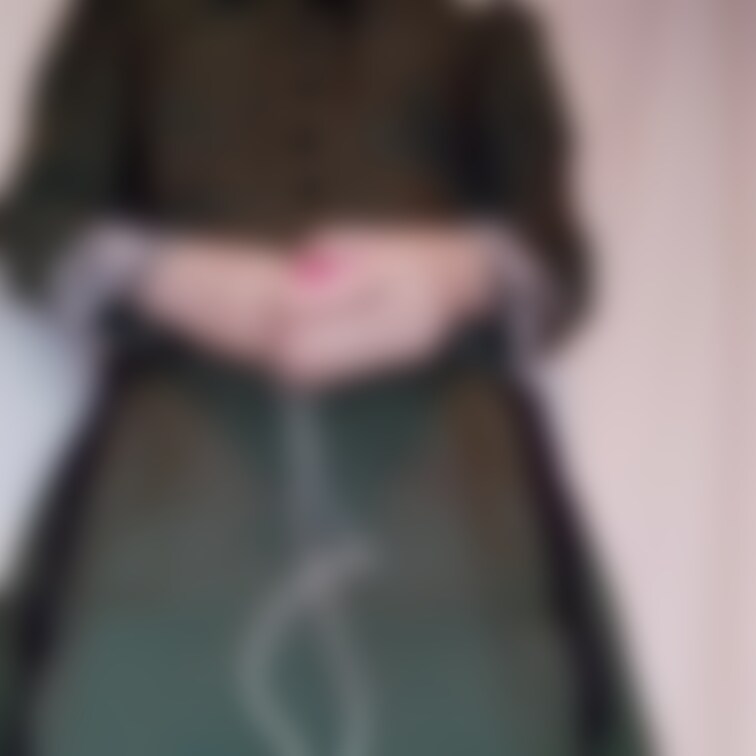 高画質✨メイドさん、黒透けティーバックでクリトリスオナニー