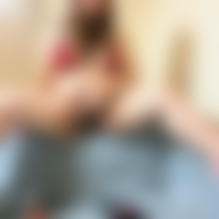 あやかです🐣
自分で言うのもなんですがヤリマンちゃんです😝
色んな人とエッチしたり色んなエッチのプレイを楽し