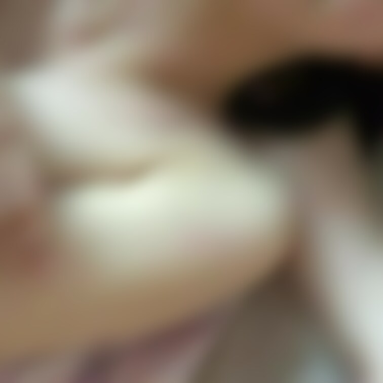 妻が不在の時に自宅でお泊まりした際のソフト動画です。