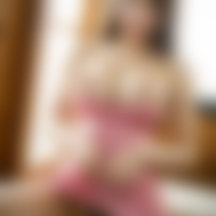 ドレスがピチピチすぎておっぱい出ちゃった❤️
着衣s○xは好き??💕💕