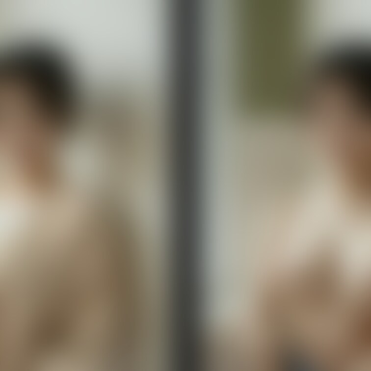 着衣と脱衣を並べた画像です。画像№1054