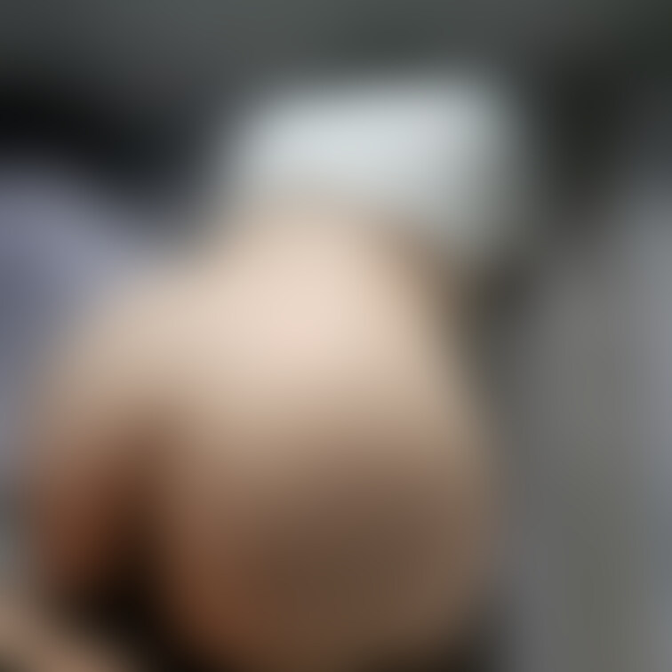 バックからガン突きされてるもも🍑☺️☺️