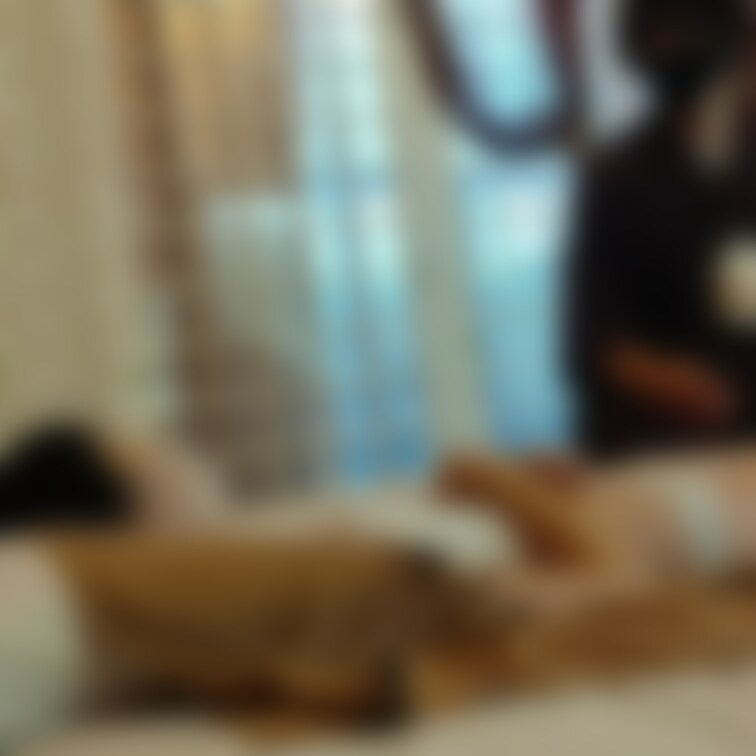 【オイルマッサージ別アングル】

あいです😊💕
初めてマッサージしてもらった!!
気持ちよくて途中寝てたーー💤
1時間以