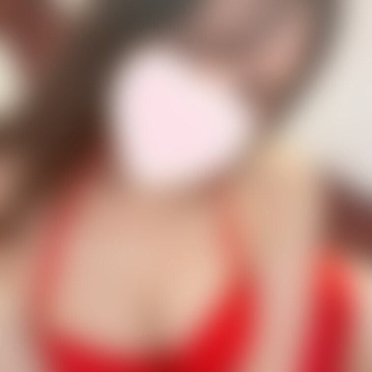 【高級プラン限定】新年赤ビキニのほぼ顔出しバージョン！