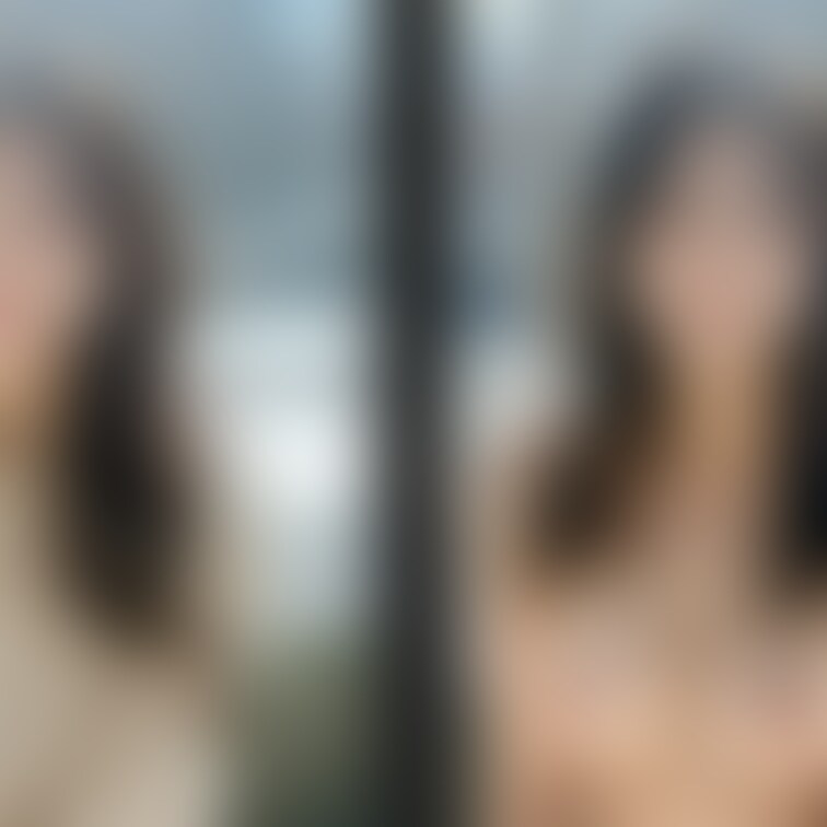 画像№1330   着衣と脱衣を並べた画像です    ※有料プラン用