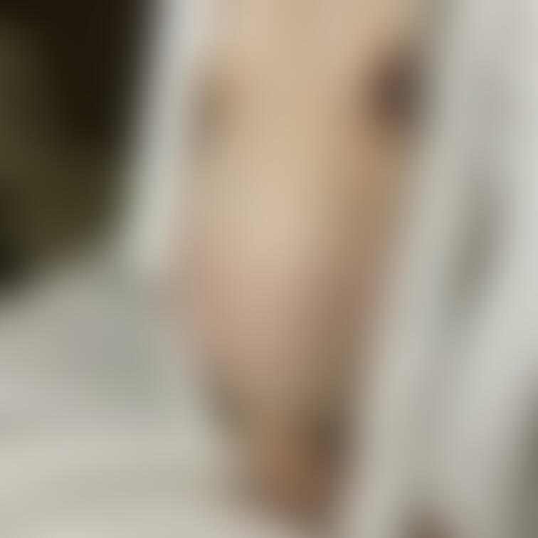 キャバ嬢妊婦さんのまんまるお腹