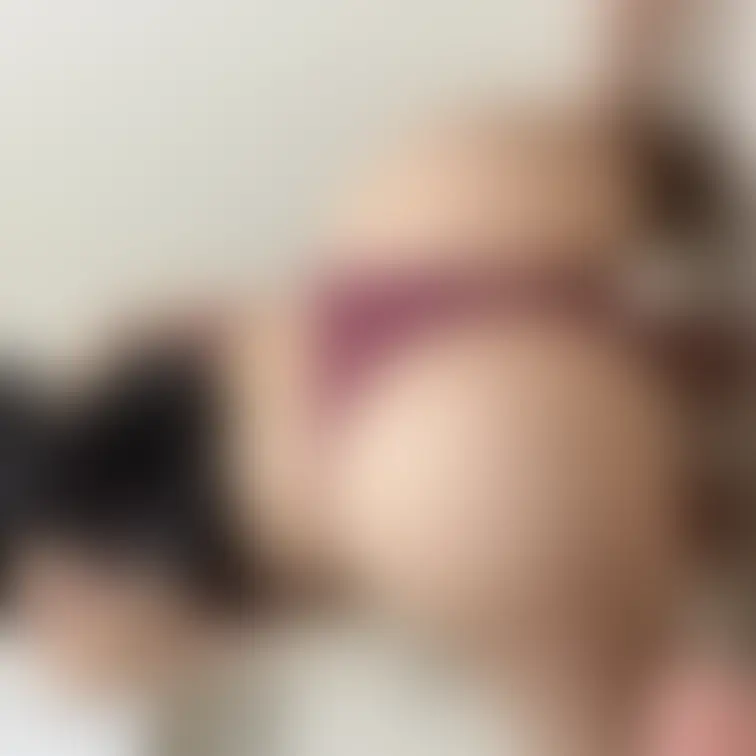 お気に入りの下着のお尻ショット📷
お尻好きの方どうぞ♡

Tバックだから際どすぎる😶😶😶
結構おけけがはみ出てる