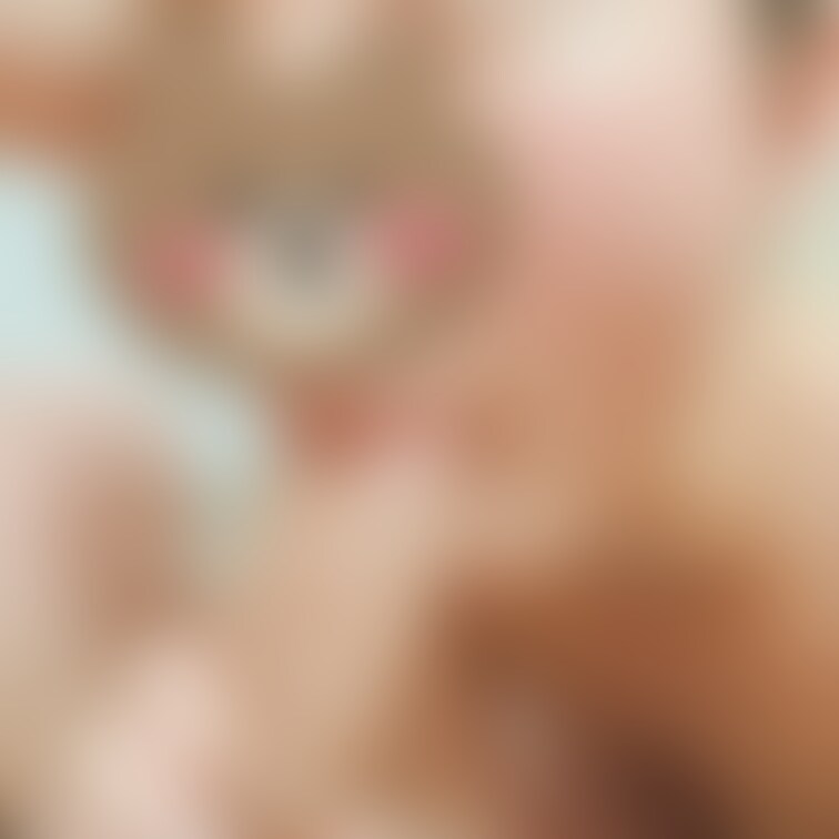 るーちゃん︎︎︎☺︎フェラ画像接写

上目遣いが可愛すぎる✨
しゃぶりつく時はカリちゃんに唇を当ててじゅぽじゅぽし