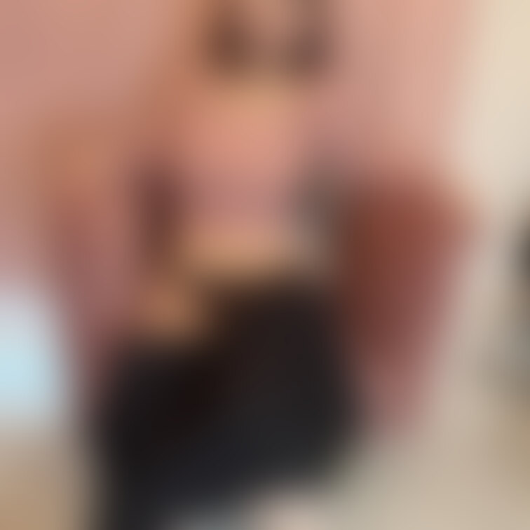 Xで上げたチクポチ写真よりもっとエッチな写真だよ！
写真集の中では一番優しめのレベルなんだけどね笑