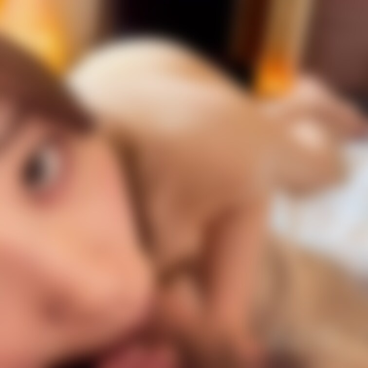 【アイドル越え美少女ちゃん】
普通にアイドルにいてもおかしくない女の子。

ゆっくりなフェラチオ(2分17秒)
