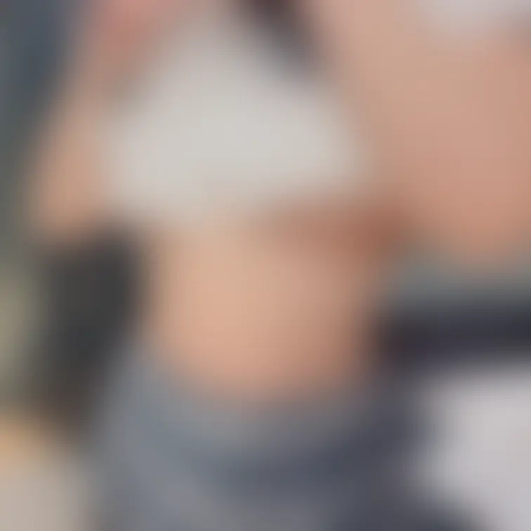 バレンタイン❤️
彼氏とデート予定のモデルさんを呼び出して先にセックスしちゃいました。ホテルに彼氏に渡すチョコレート持