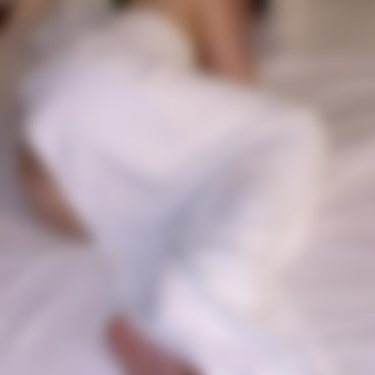 他人の精液を垂らしながら眠りにつく妻。 エロさMAXです。

  #人妻 #NTR #寝取られ #SEX #○○○ 
