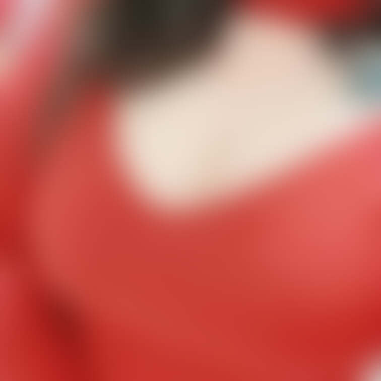 やっぱり、ここからおっぱいを出すためのお洋服なのかな♡？