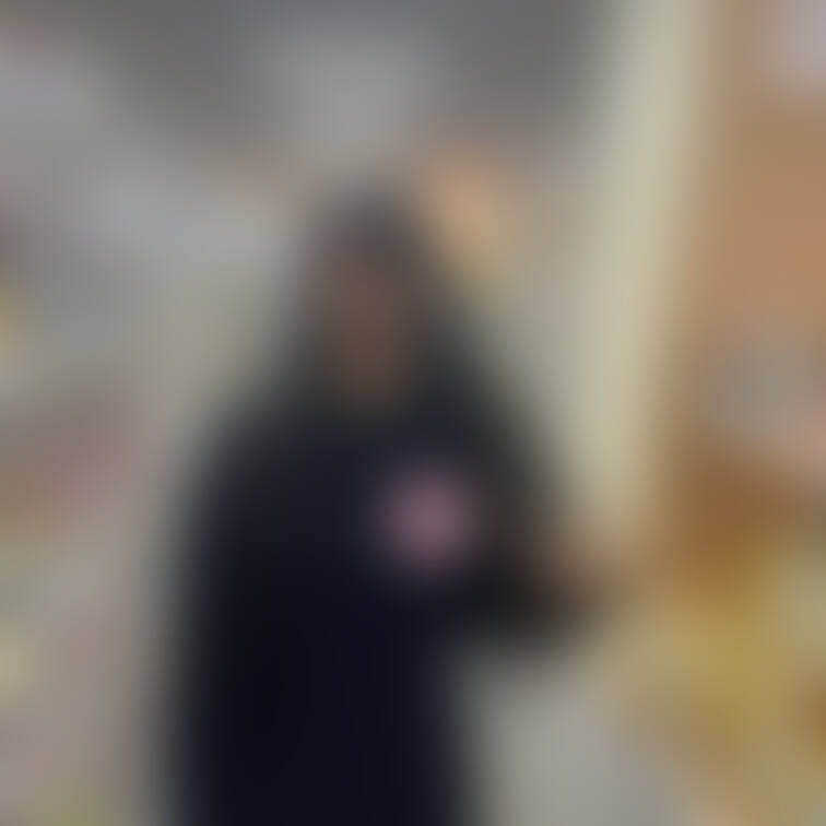 地味な格好なら変態なメスには見えない！？