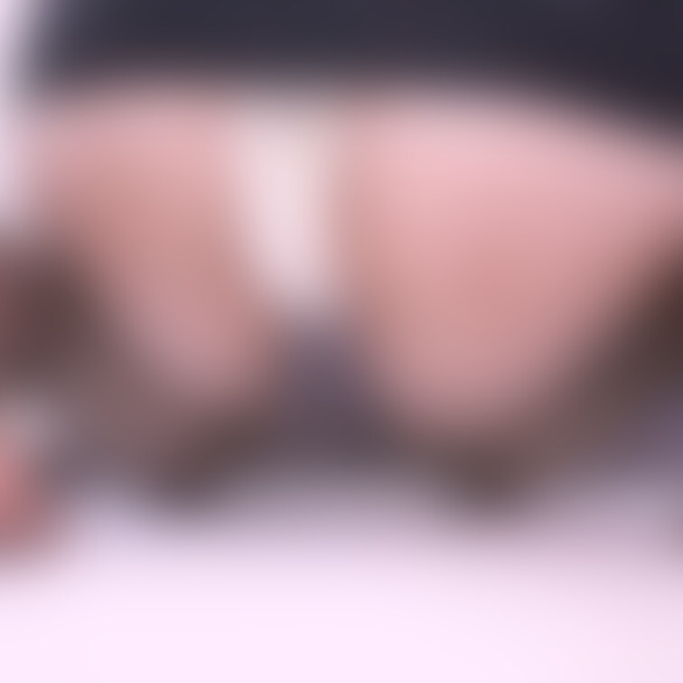 初めての網タイツだけどどうかなぁ？🥺