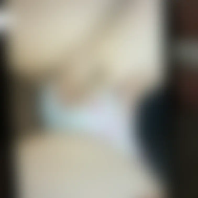 パンティの上からオナニ