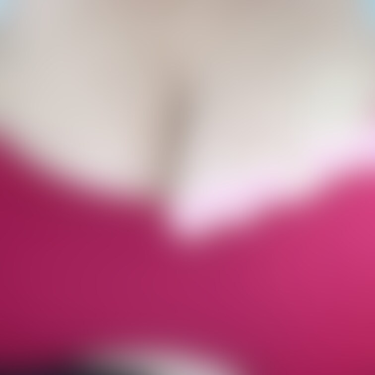 服なんか着てれないよね？