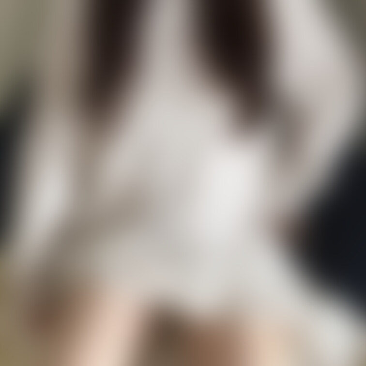 おまんちゃんすぐはみ出しちゃう…🥺💕
でも愛してくれますか？
早くえっちな匂いも味わって欲しいですぅ☆*:.｡. o