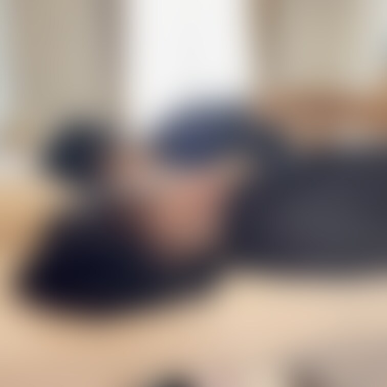 乳首責めされたり、手マンされて絶頂しちゃうだけの写真⚡️昨日の動画の続きです♪激しい乳首責めで気持ち良くなっちゃったり、