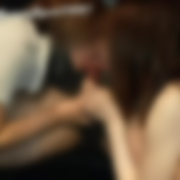 【璃子＆梨夏】グリーン個室でのDフェラ
たまたま連絡頂いたメンバーさんと一緒になったオフミからの帰路...
折角だからと