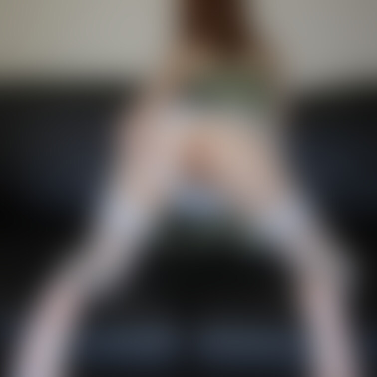 エッチな事に興味津々なヤリ友お嬢さんのセクシーランジェリー姿♪