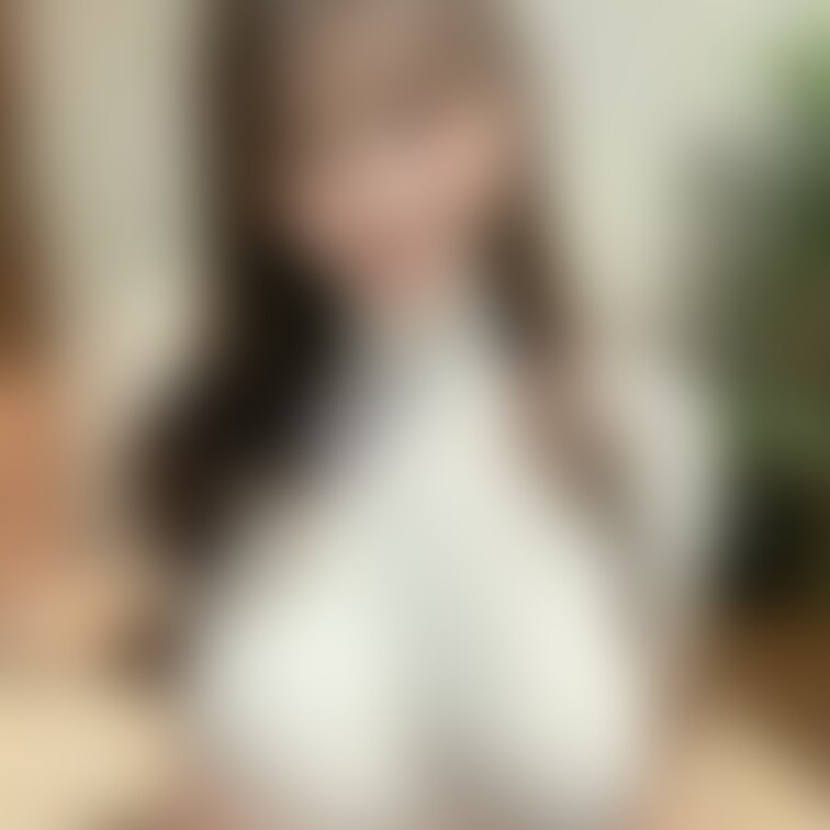 着替えてシャワールームから出てきた綾乃は白い妖精のようだった。『おじさん、家まで送ってよ』『今日、家に誰もいないから迎え