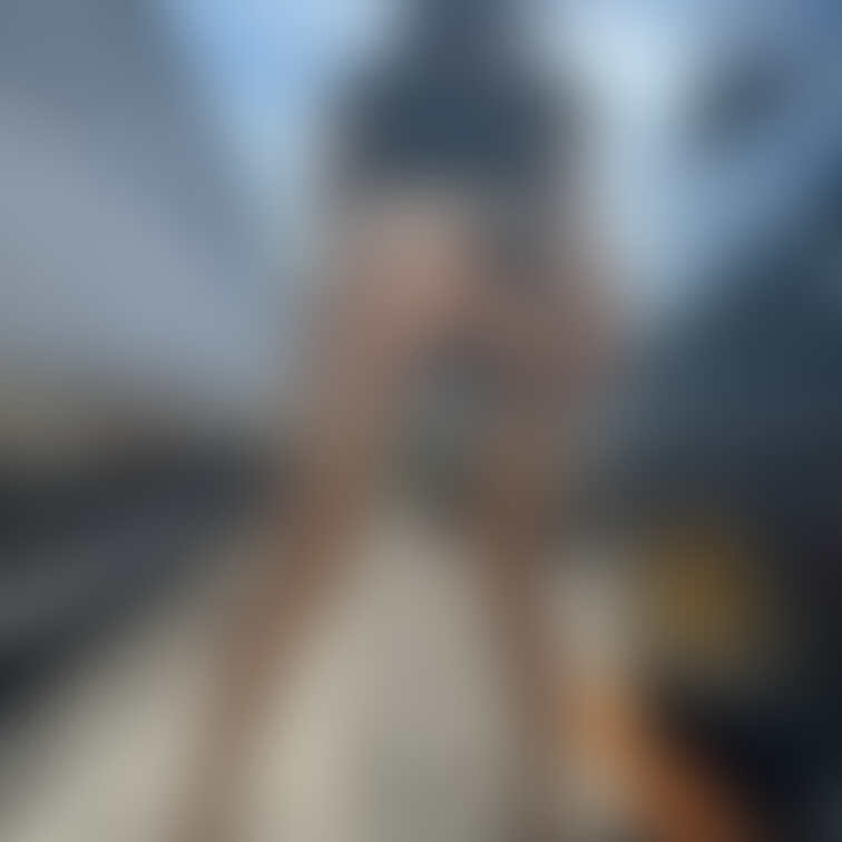 Xの続きです🧡淫紋にガーターでお出掛け😖🧡駐車場露出してたら車に乗ったおじさんに見られたのでパンツめくってサービスしちゃ