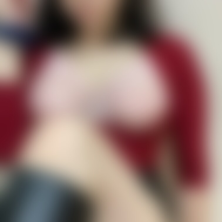 「動画・フェラからの…口内射精」

ブラジャー姿と太ももが露わに…
そして
おっぱいの谷間に…出されて…

