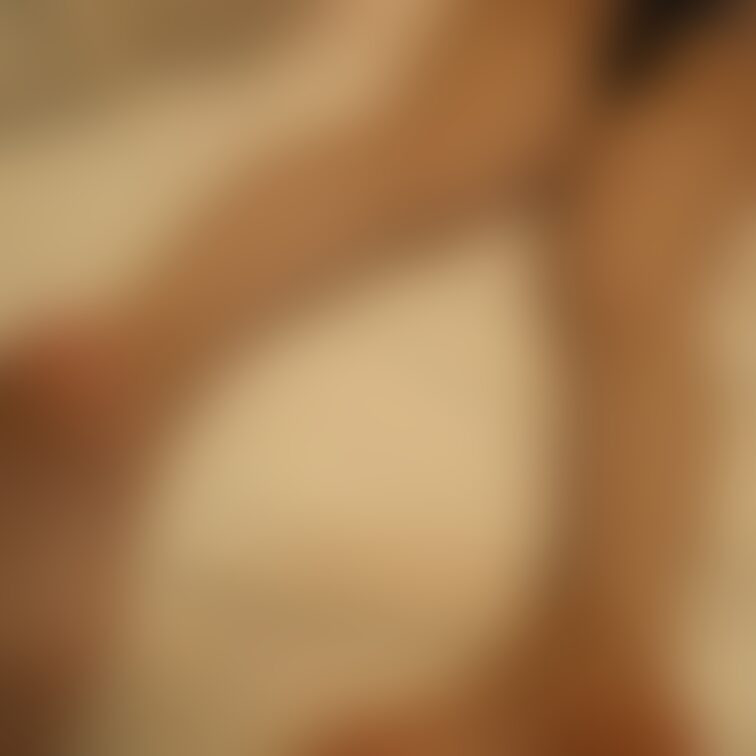 えっちな足
動画も準備中です！
