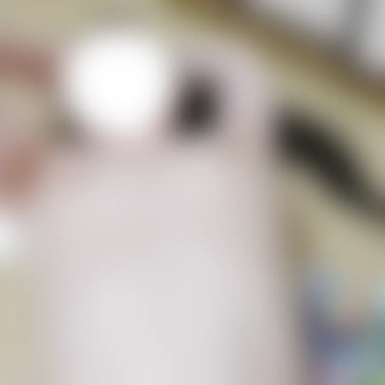 弥生の全裸パーティー兼公開撮影での一コマ。みんなの前でハメ撮り風撮影。こちらも全裸なので、傍目にはセックスしてるように見
