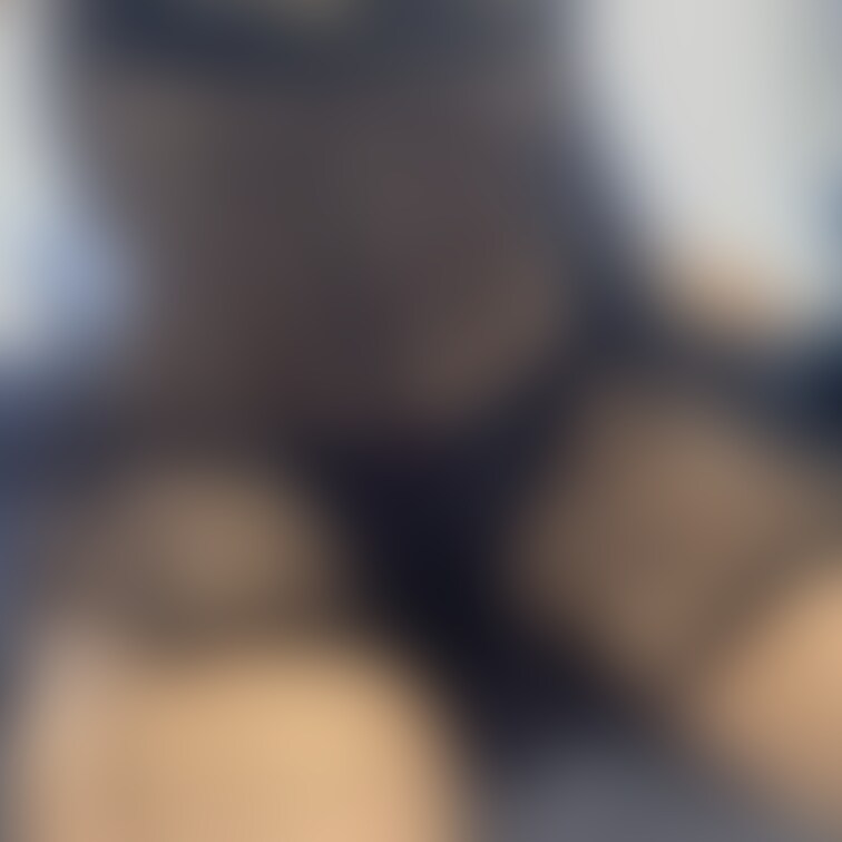 パジャマの下♡
初めて付けたけど痛気持ちい♡😳