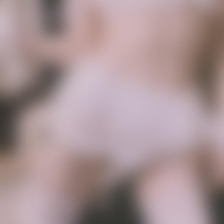 白っぽい服はあんまり似合わない気がするけど、、どうかな?