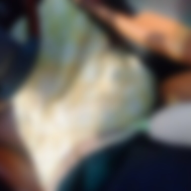 Masturbating in the car 
車の中でオナニー 