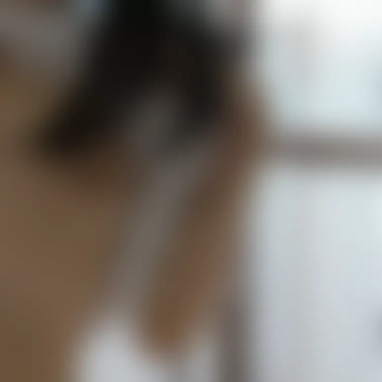 黒髪少女（20歳）貧乳で敏感まんこ♥

撮影の合間に試験勉強をするほど真面目な性格だけど撮影がはじまると一気にえちえ