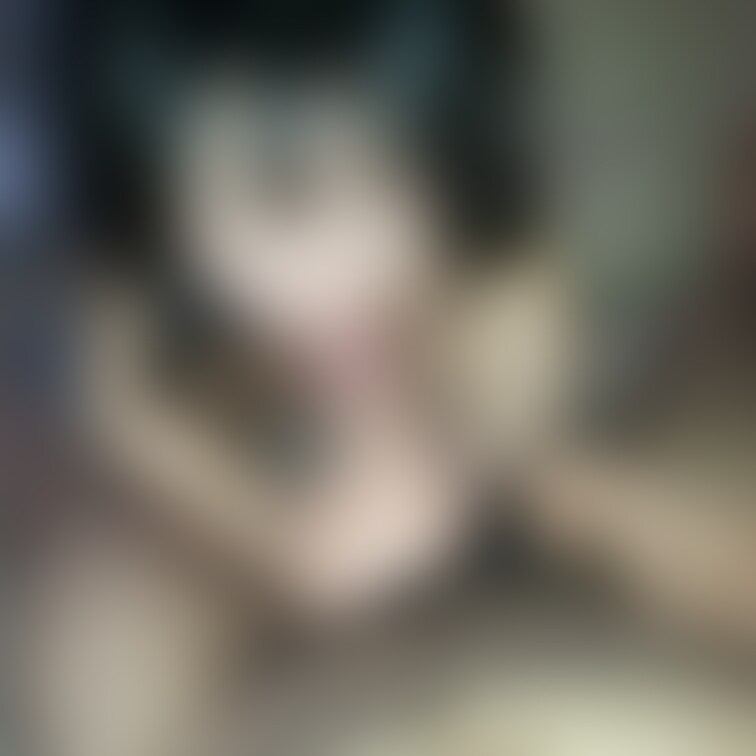宅飲みした時に私が○○○い潰れた後、妻と友人が🧐
その後も友人とは肉体関係してますが私は知らないふりしてます。
徐々