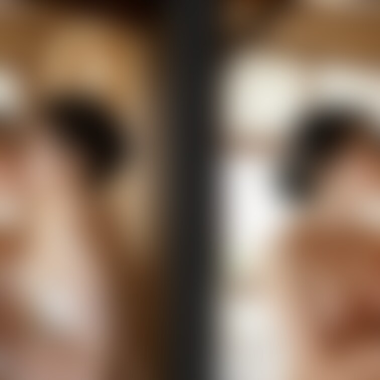 着衣と脱衣を並べた画像です。画像№217
