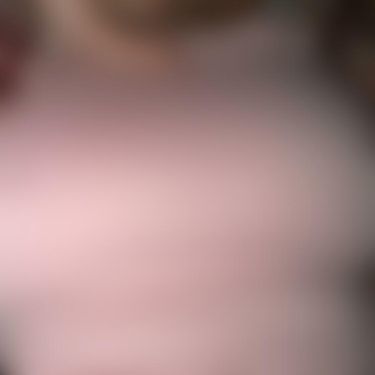 行為後の📸
服の上から乳首を弄ると○○○乳が止まりません🤱🏻
電マでイク頃には甘い匂いが漂ってきます🥰
イイネ💗頂