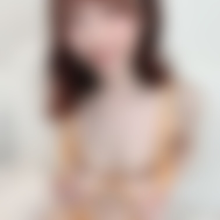 オレンジ色の下着派手だけど、えまは好きかも💕