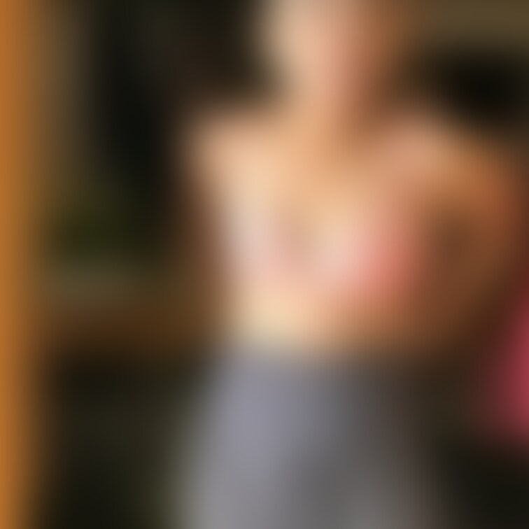 妻　着替え中