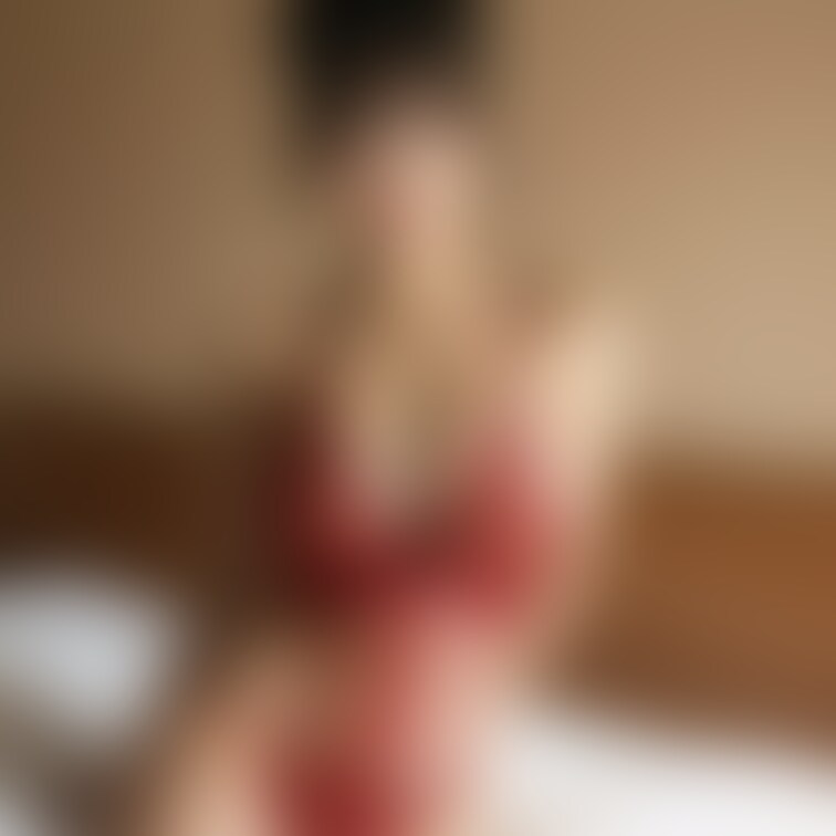 美女の赤い下着