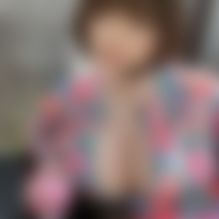 「ストロベリーシェークのミルクは…わたしの○○○乳？」

水着のジッパーを大きく下ろして…
胸の谷間をかなり強調さ