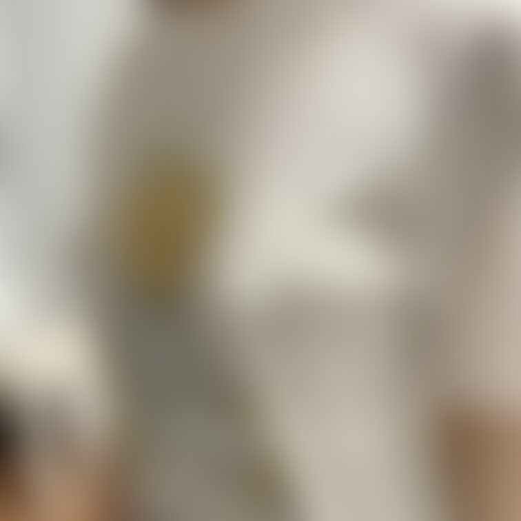 可愛いクマさん♪
ん？何か見えちゃってるけどツンツンしちゃダメですよ💓
気持ち良くなっちゃうから…