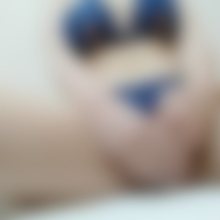 明日投稿する動画のオフショット💕
青いエッチな下着😍
乳首が丸見えだよ(〃∇〃)
新作動画はえちおなプラン